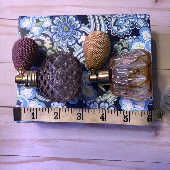 Vintage Pink Perfume Bottles with Atomizer Puffer - Picture 5 of 6